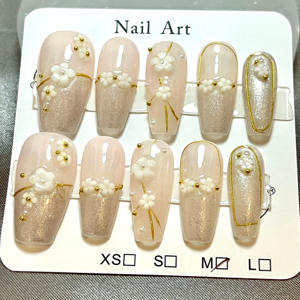 Elegant Floral Press On Nail Art Gold & Cream 10 pc reusable handmade medium NWT